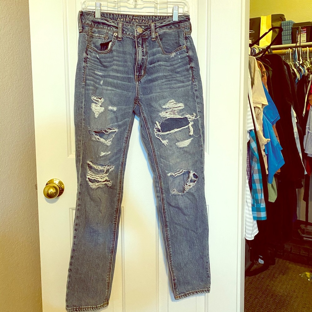 Distressed mom jean